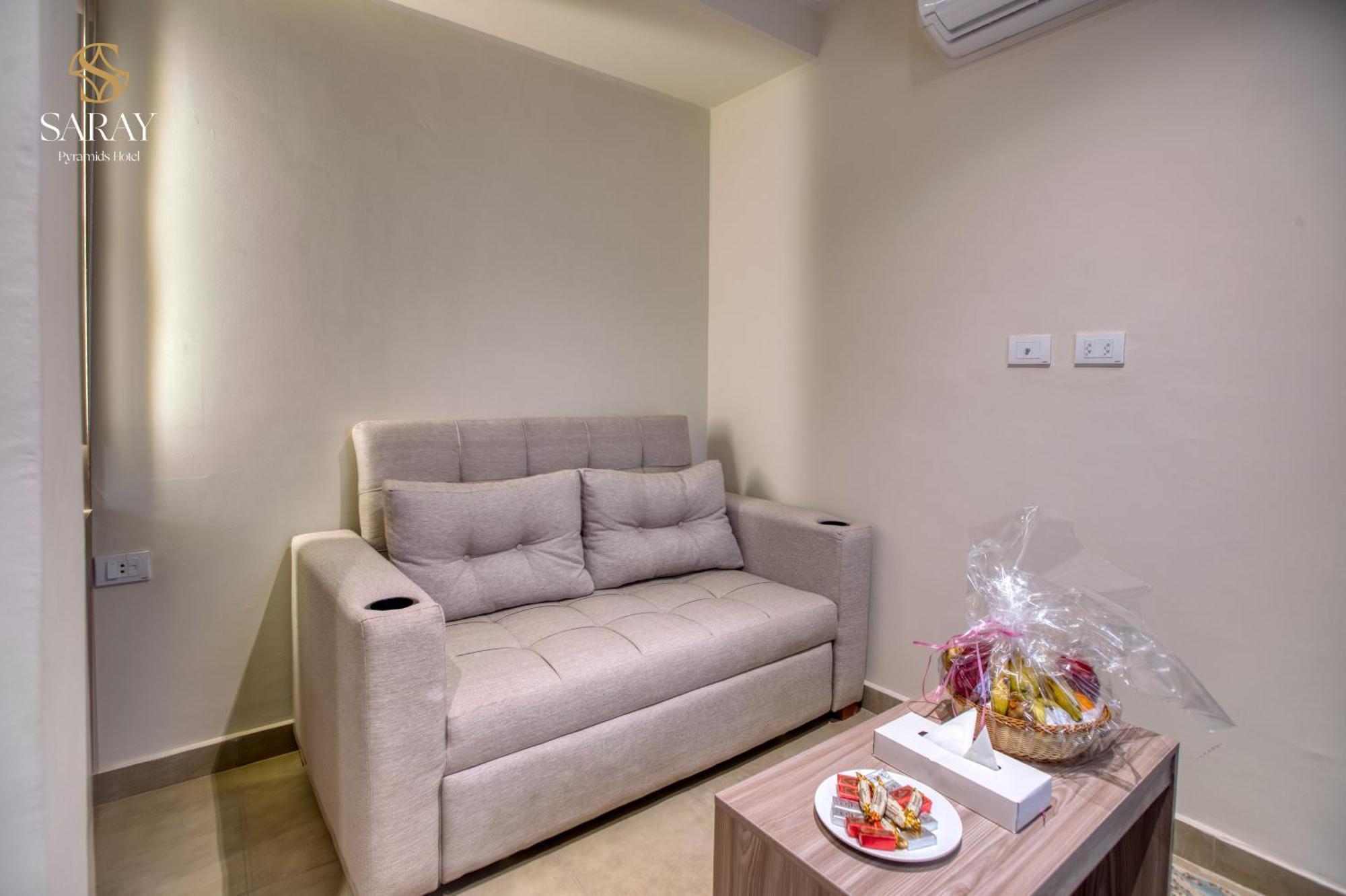 Kafret el-Gabal Saray Pyramids & Museum View Hotel חדר תמונה